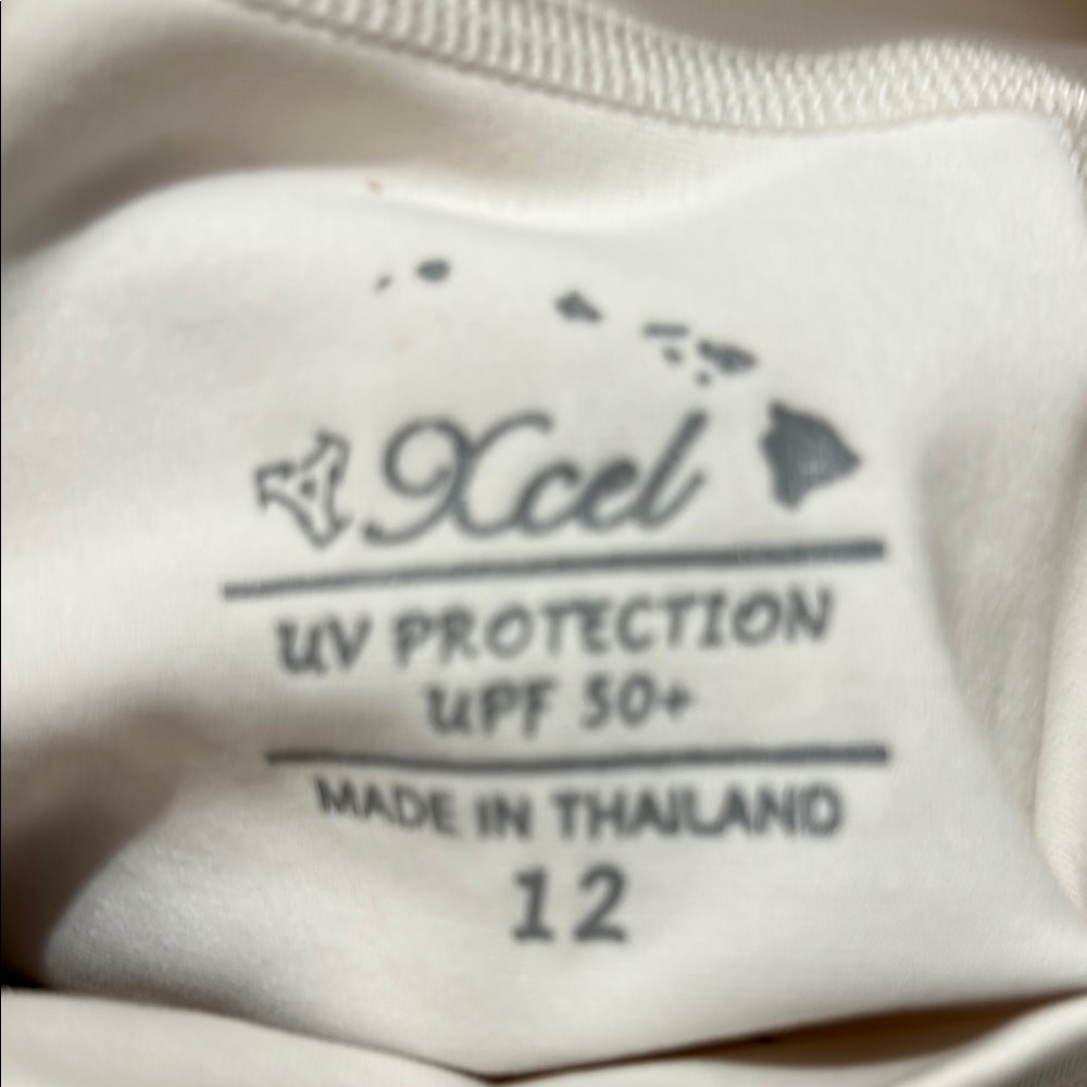 Women's Cream rash guard shirt 12 - Picture 3 of 3